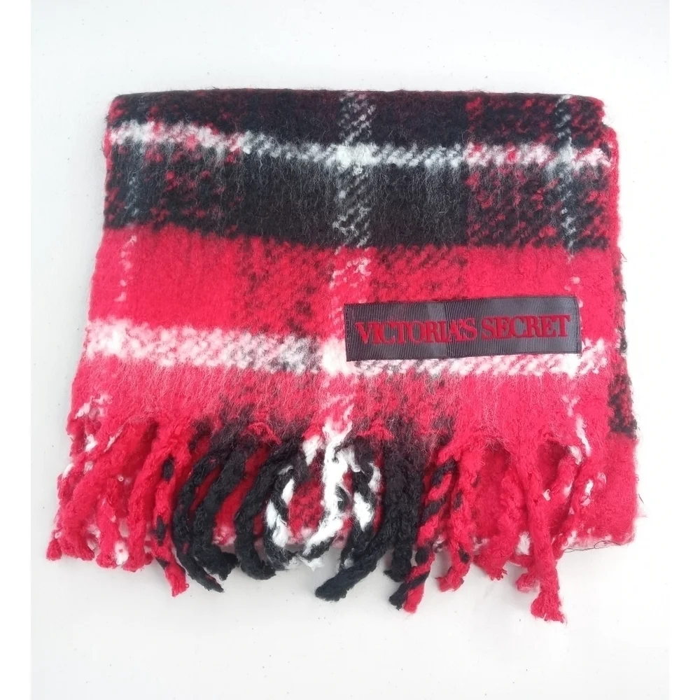NWOT Victoria's Secret Plaid Neck Scarf